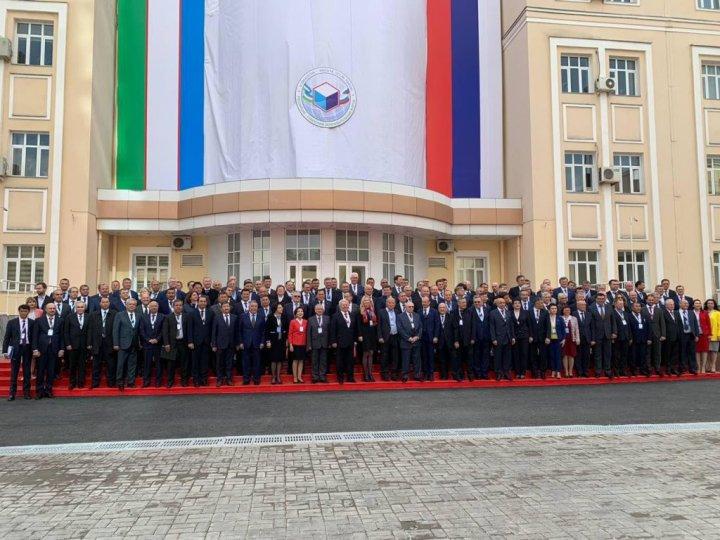 O'zbekistonda rossiyalik oliy ta'lim muassasalari filiallarining soni bo'yicha yetakchilik qilmoqda.